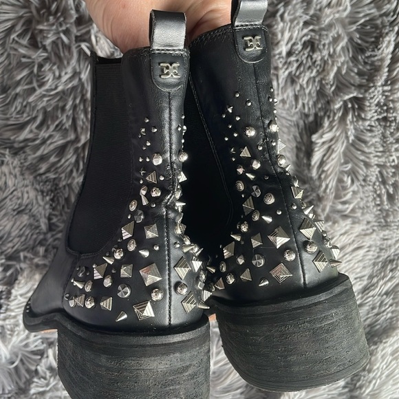 Sam Edelman ‘Dover’ Chelsea Leather Studded Ankle Boots - Picture 6 of 14